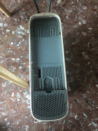 Xbox 360y mandópara piezas (funciona intermitente)