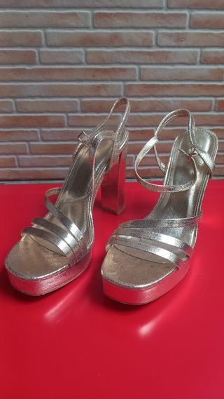 Zapatos de fiesta dorados tacón plataforma