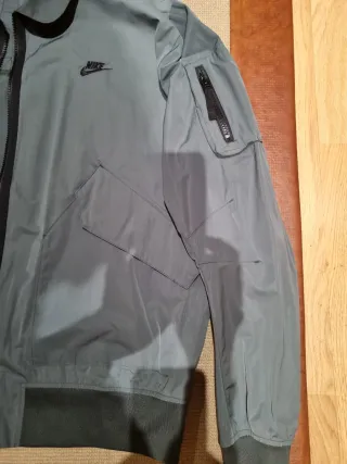 Chaqueta Impermeable Hombre Nike Verde Oliva