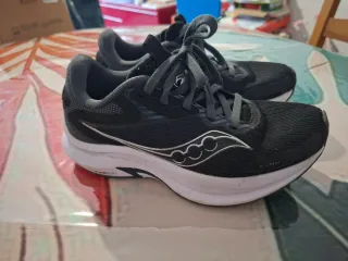 Zapatillas running - correr modelo de chica.