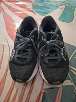 Zapatillas running - correr modelo de chica.