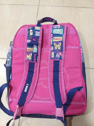 Mochila infantil con parches y lentejuelas