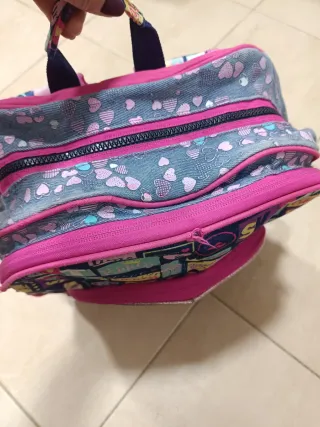 Mochila infantil con parches y lentejuelas