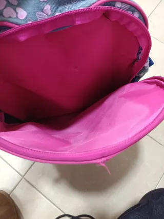 Mochila infantil con parches y lentejuelas