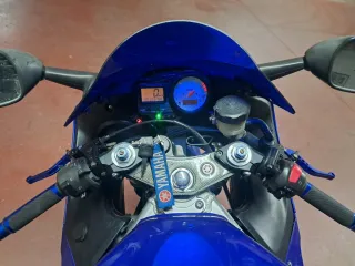 Yamaha R6 Moto Deportiva Azul