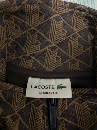 Chaqueta Lacoste Monogram marrón