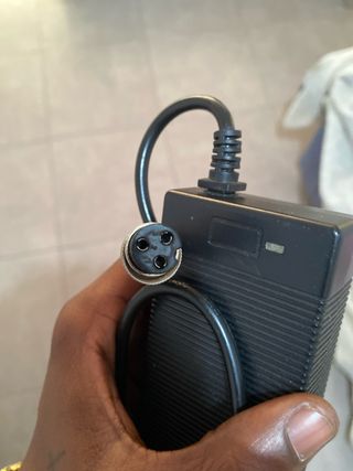 Cargador Patinete Eléctrico