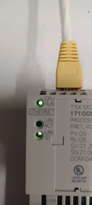 Módulo TSX Momentum 171CCC98030