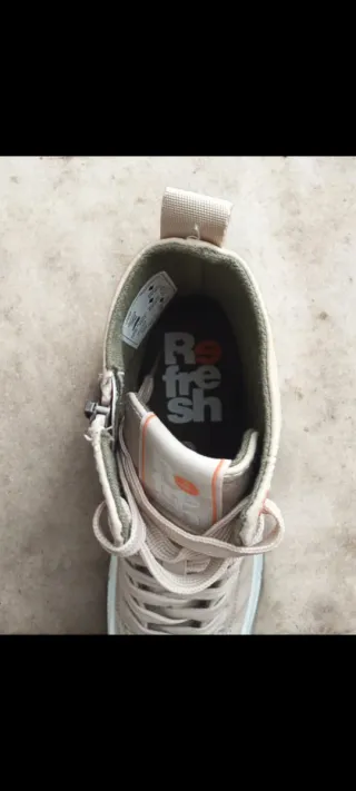 Zapatillas altas beige con cremallera