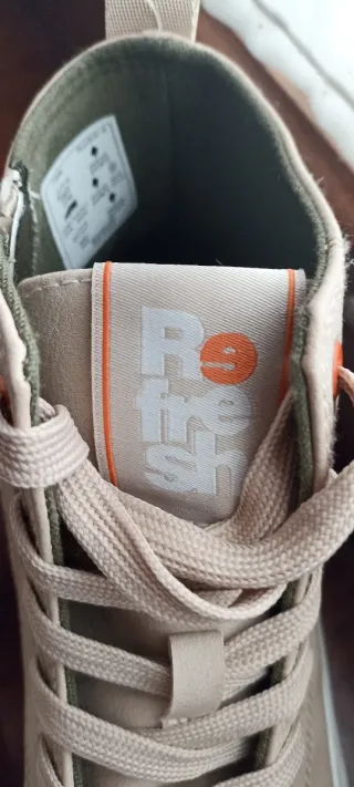 Zapatillas altas beige con cremallera