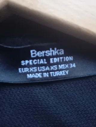 Camiseta Polo Bershka Negra