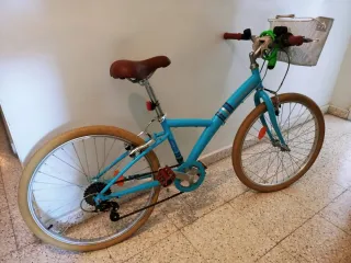 Bicicleta 24 pulgadas con marchas. Cesta de regalo