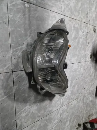 Faro Suzuki Burgman 125cc 200cc