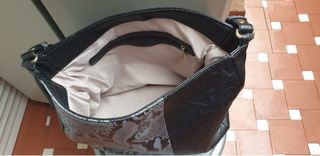 Bolso Tous Negro y Gris Piel Serpiente