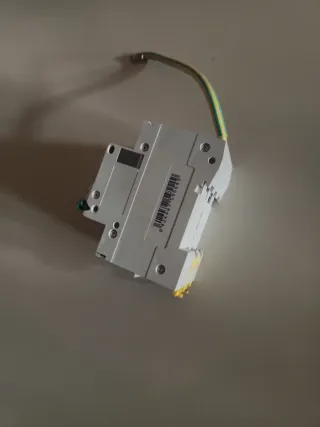 Protector Sobretensiones CRADY