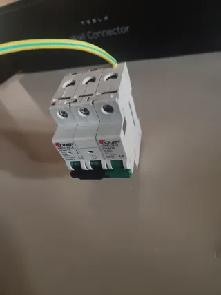 Protector Sobretensiones CRADY