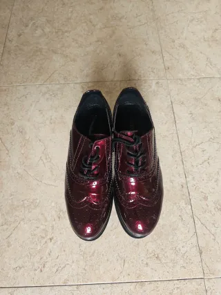 Zapatos de charol con plataforma