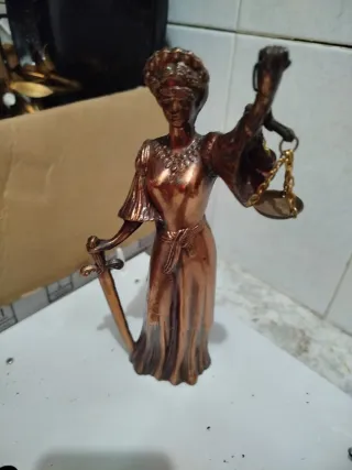 Estatua Dama de la Justicia Bronce