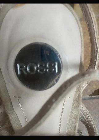 Sandalias Beige y Doradas Tacón Bloque