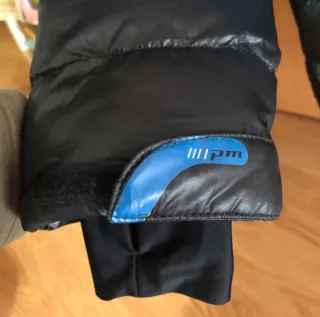 Chaqueta Peak Performance Negra y Azul