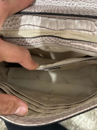 Bolso Guess Beige y Plateado