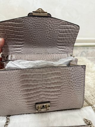 Bolso Guess Beige y Plateado