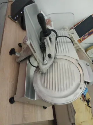 Cortadora de fiambre industrial hostelería