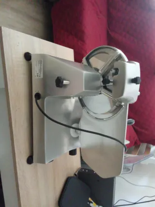 Cortadora de fiambre industrial hostelería