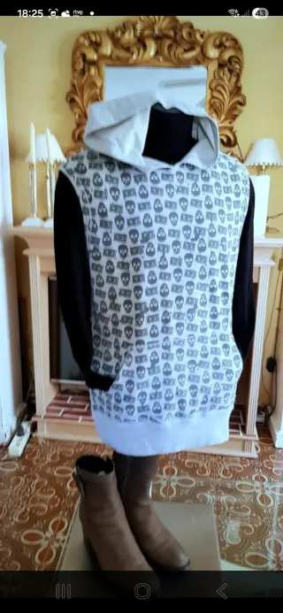 Chaleco con capucha estilo rock and roll