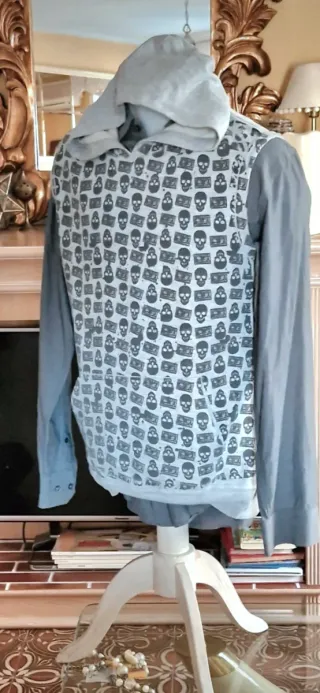 Chaleco con capucha estilo rock and roll