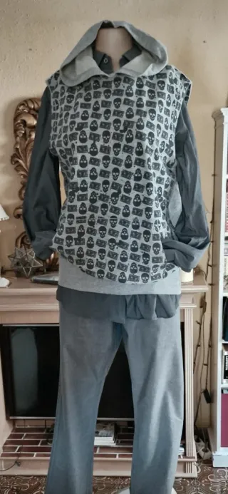 Chaleco con capucha estilo rock and roll