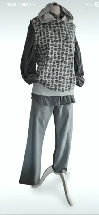 Chaleco con capucha estilo rock and roll