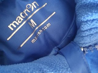 Giubbotto sportivo Macron blu e bianco