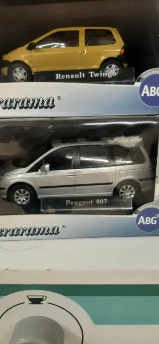 Lote 3 Coches escala 1/43 Aston Martin, Renault,