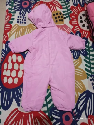 Buzo de bebé rosa con gatitos