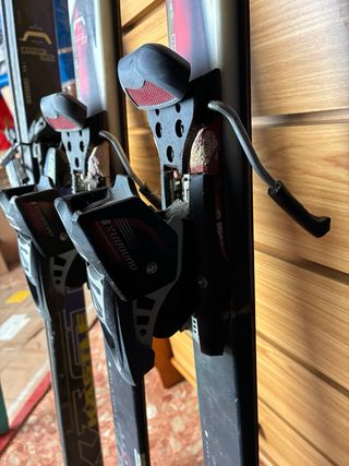 Par de esquís Kastle