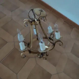 Lámpara de techo dorada antigua