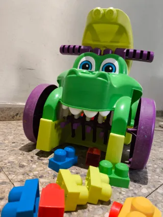 Coche correpasillos infantil cocodrilo