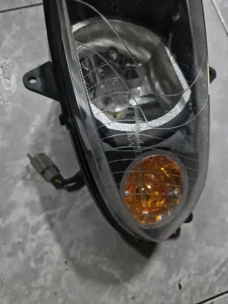 Faro Delantero Izquierdo Yamaha TZR
