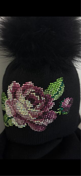 Gorro y bufanda niña con pompón. heco a mano
