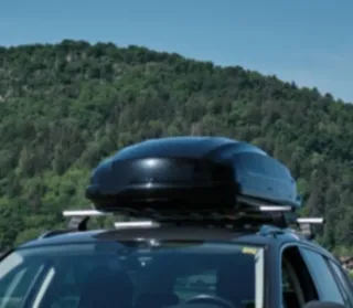 Cofre de coche negro