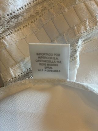 Blusa blanca de vestir con jaretas talla 50.