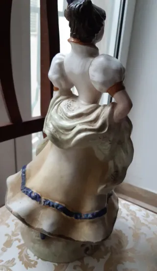 Statuina porcellana donna vintage
