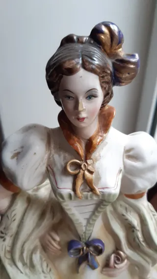 Statuina porcellana donna vintage