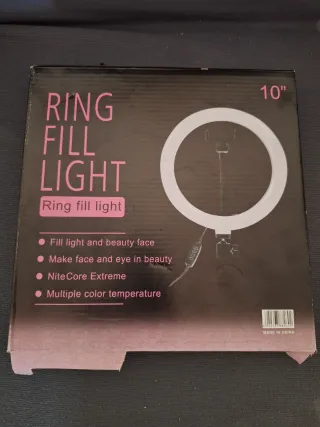 Luce ad anello con treppiede