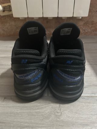 Zapatillas New Balance 1000 Negras y Azules
