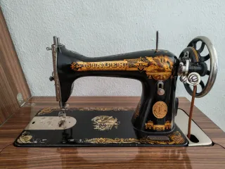 Máquina de coser antigua Y508279