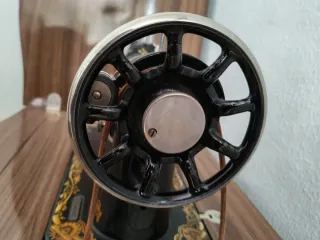 Máquina de coser antigua Y508279