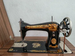 Máquina de coser antigua Y508279