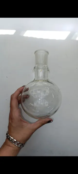 Matraz de fondo redondo de laboratorio